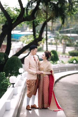 ชุดไทยเจ้าสาว ชุดไทยจักรพรรดิ์ เช่าที่แบมบี้ เวดดิ้ง ห้วยขวาง